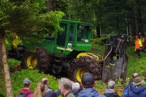 image concours de skidders du Haut-du-Tôt - John Deere 540G III