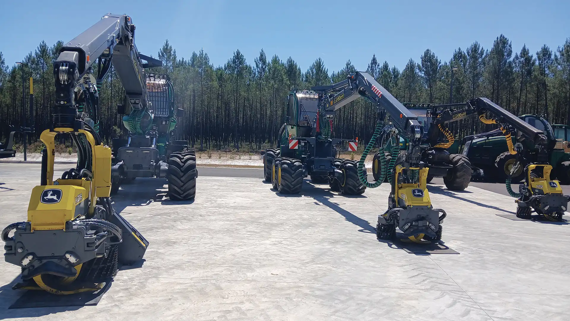image AFCO Captieux John Deere